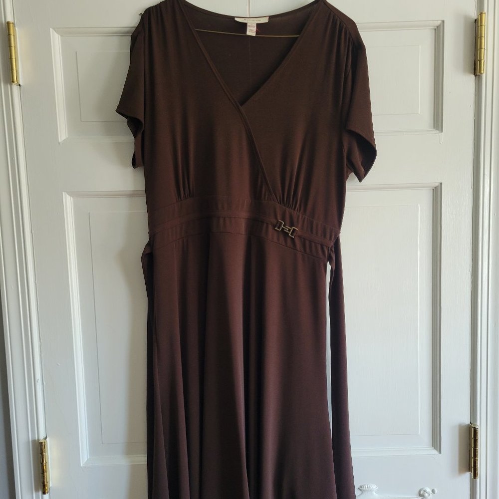 Ladies short sleeve career dress with waist tie